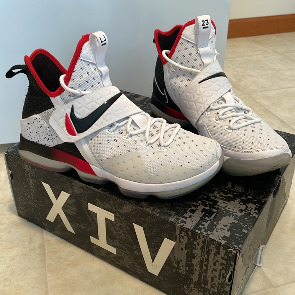 Nike LeBron XIV SHOES men’s size 10 1/2